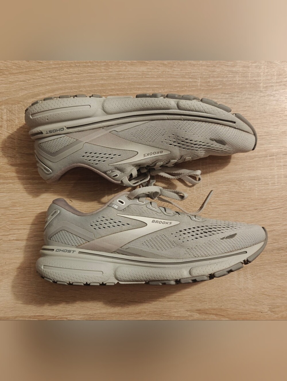 Brooks Ghost 15 Women’s Running Shoes White Size 5.5 Athletic Sneakers